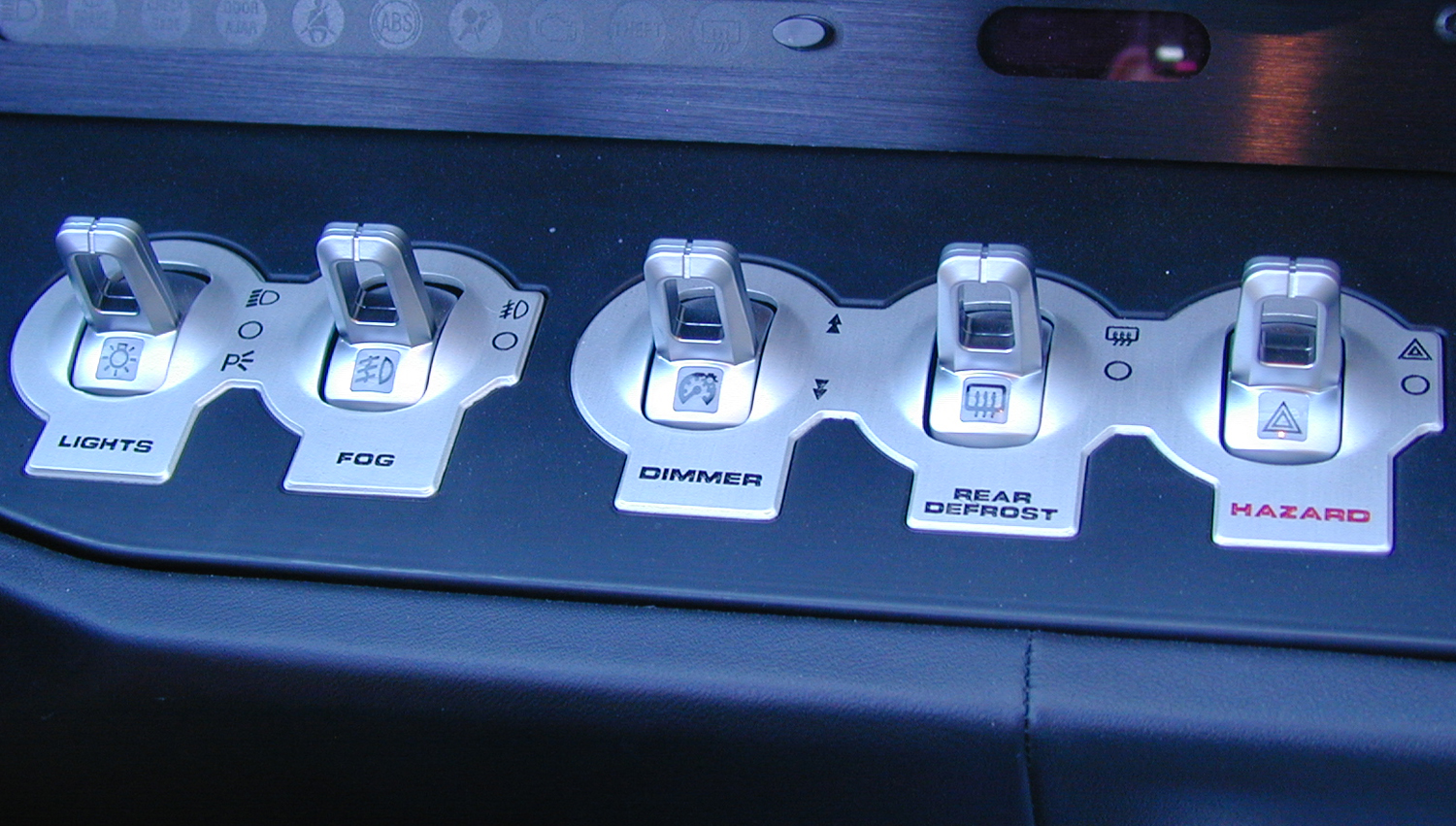 2005 Ford GT Toggle Switches