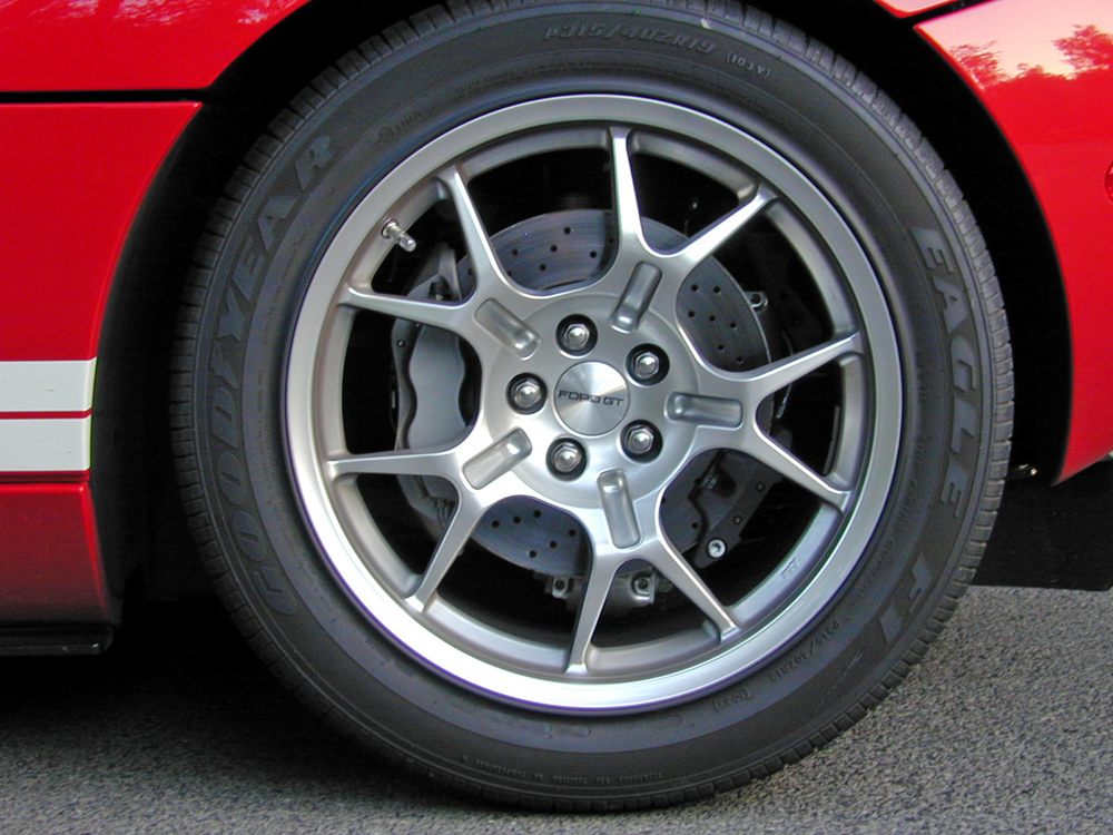 2005 Ford GT Wheel