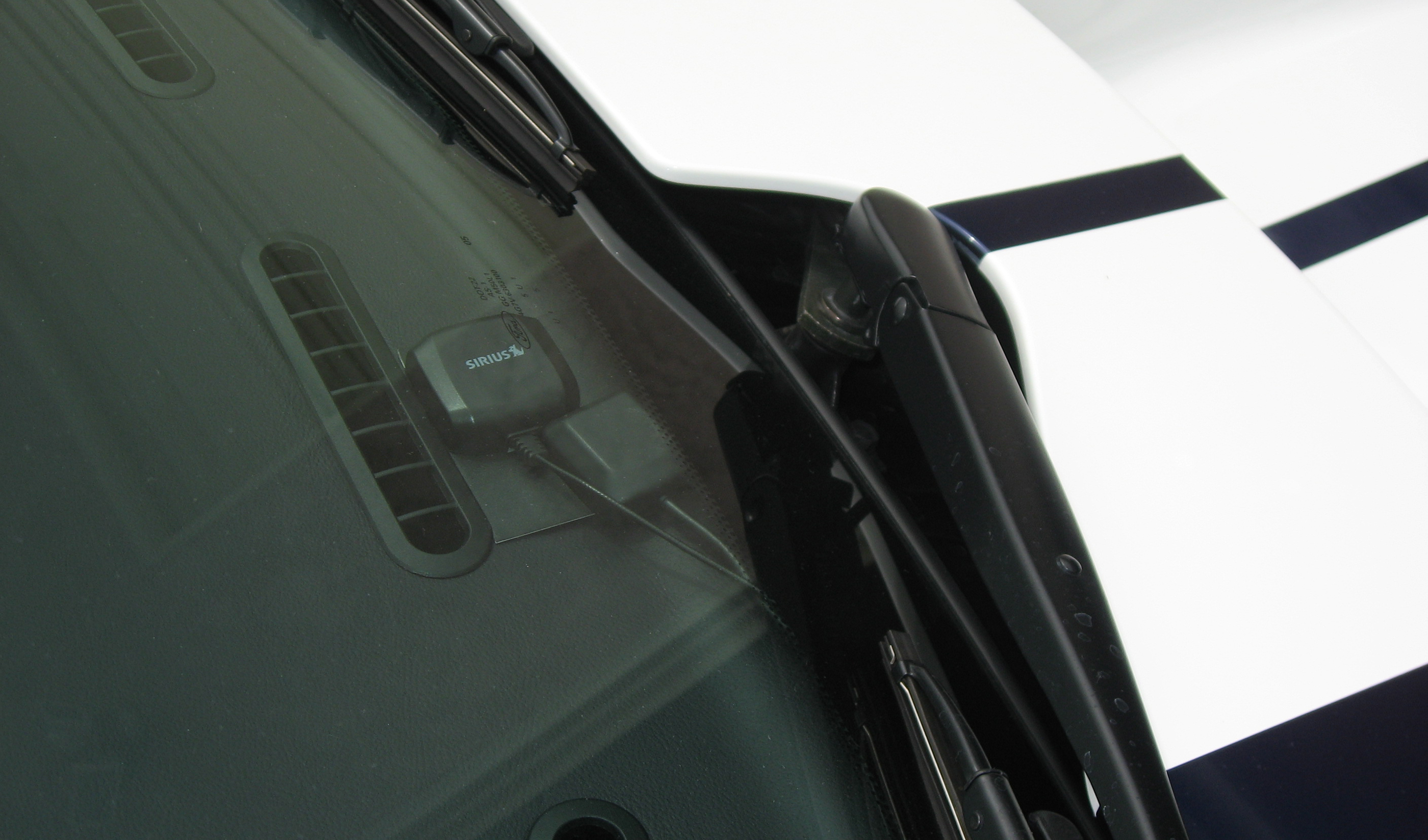 2005 Ford GT Long Term Antennas