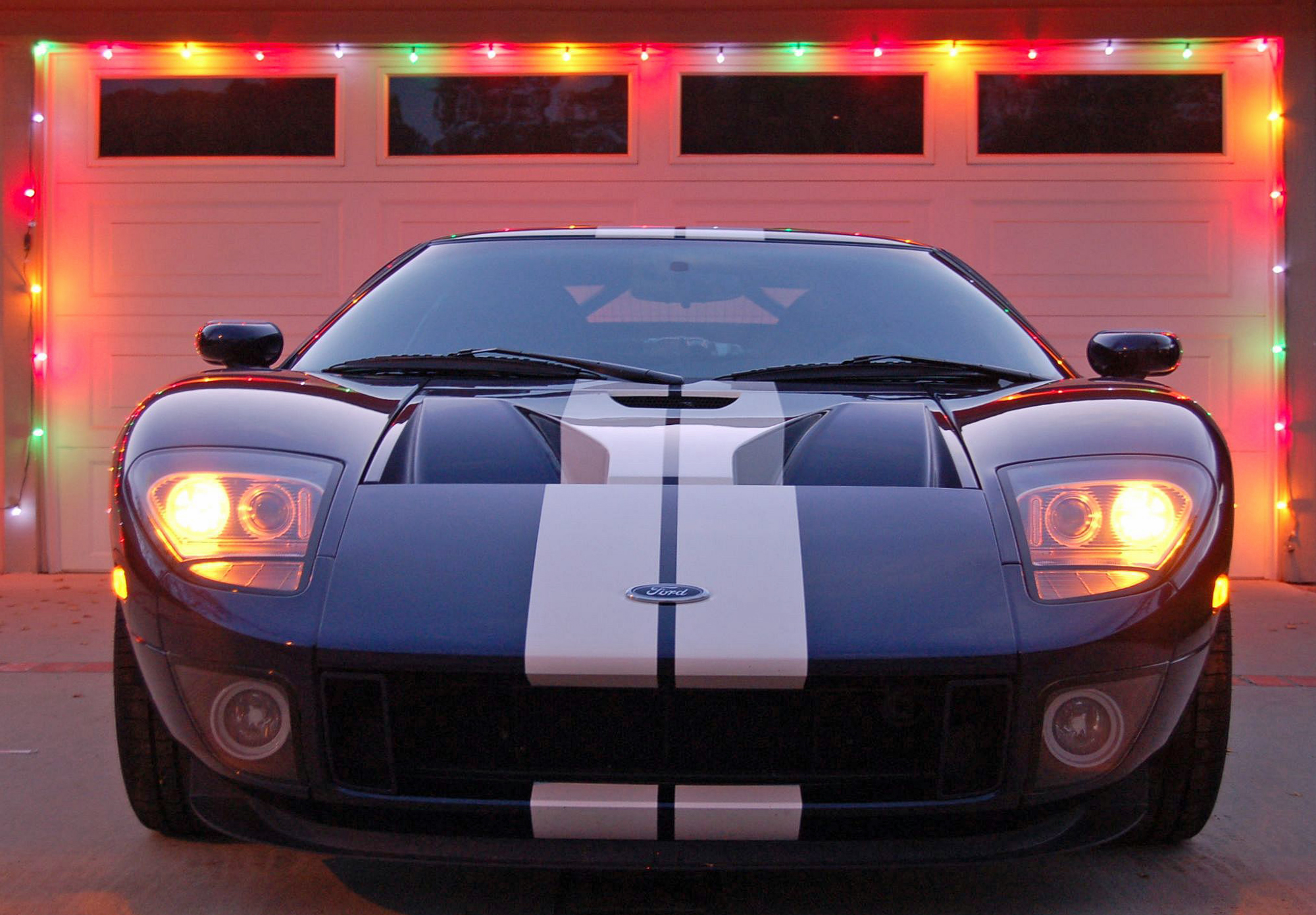 2005 Ford GT Long Term Christmas Lights