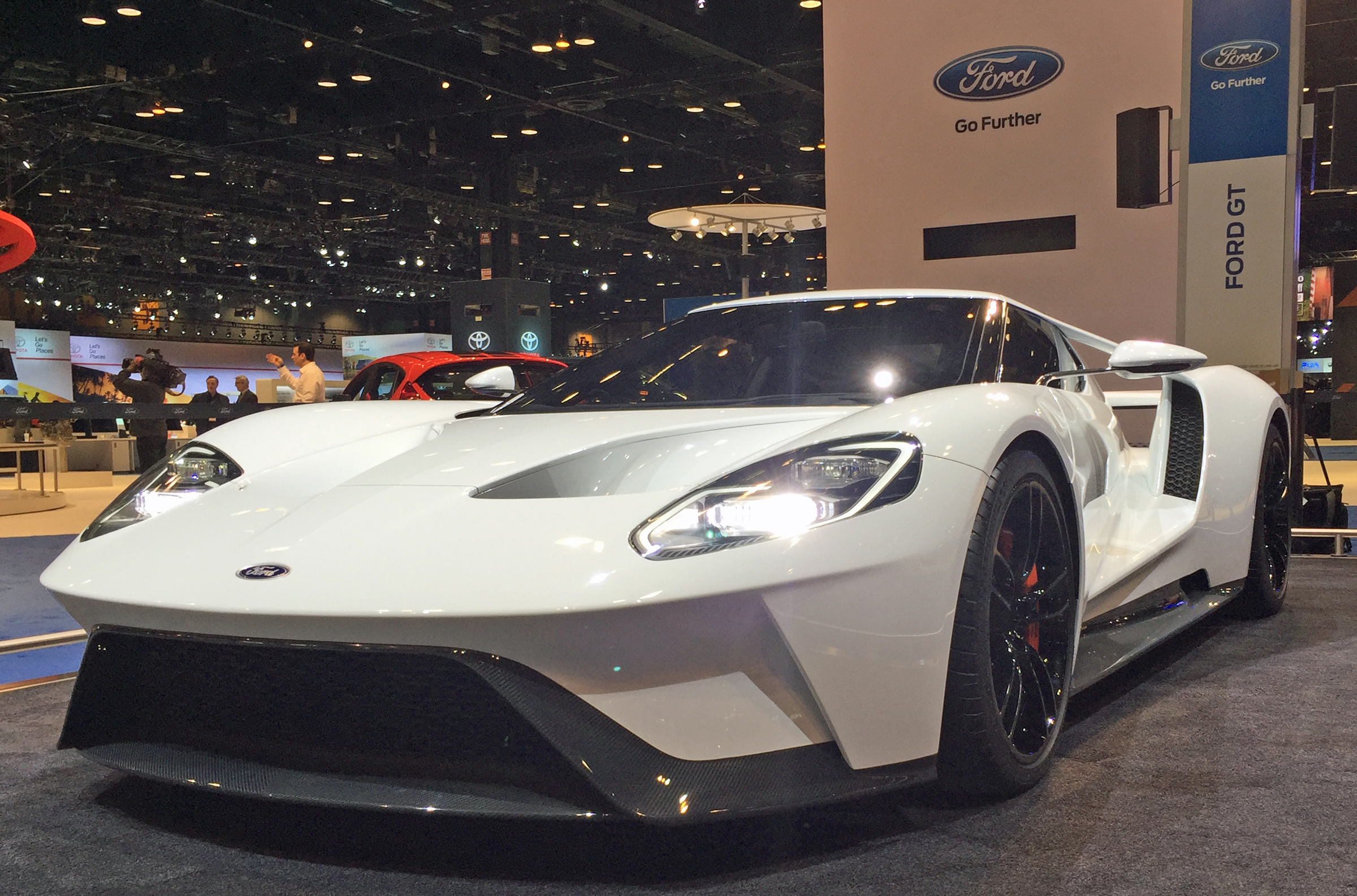 2017 Ford GT White Chicago Auto Show Front