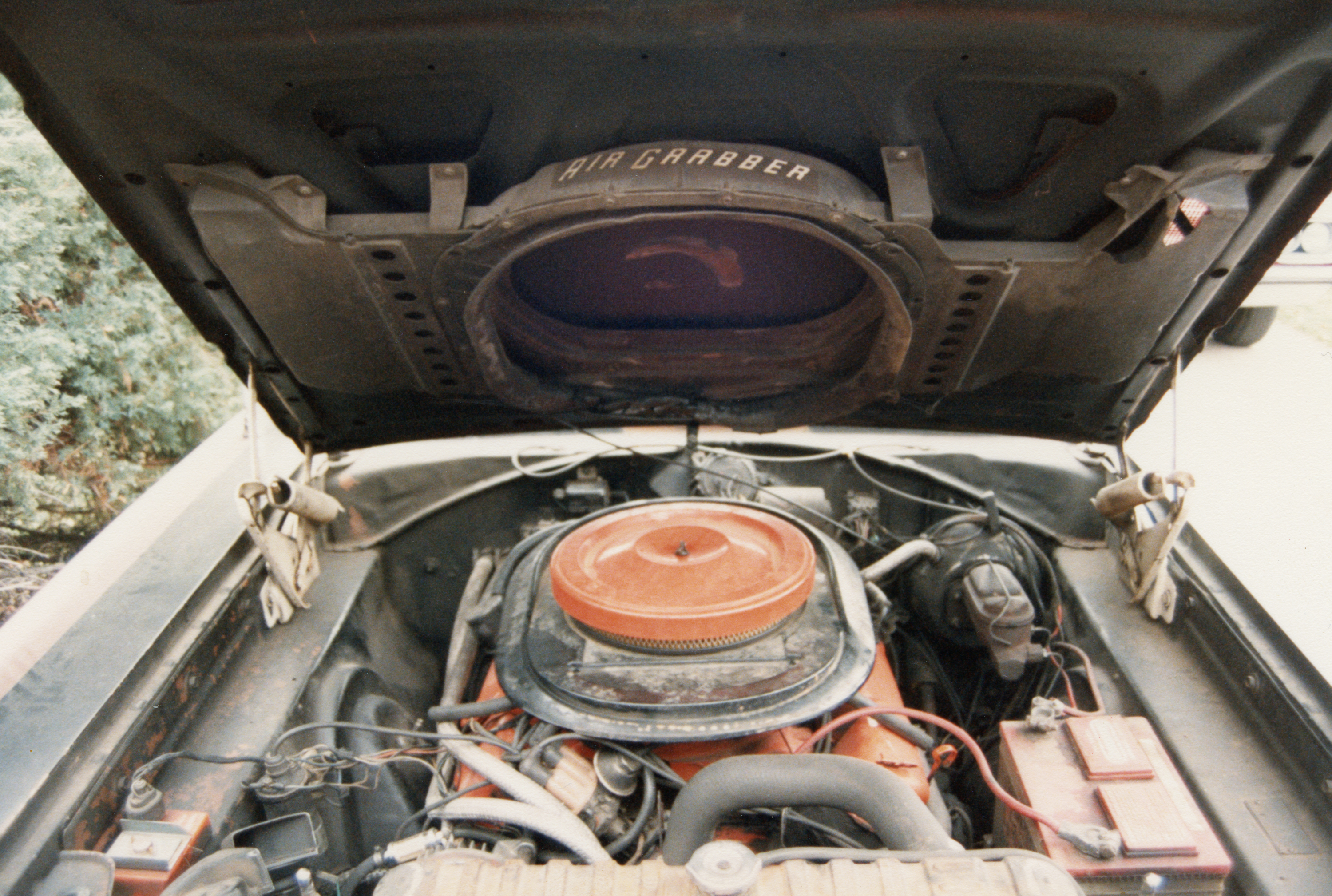 1969-Plymouth-GTX-Engine