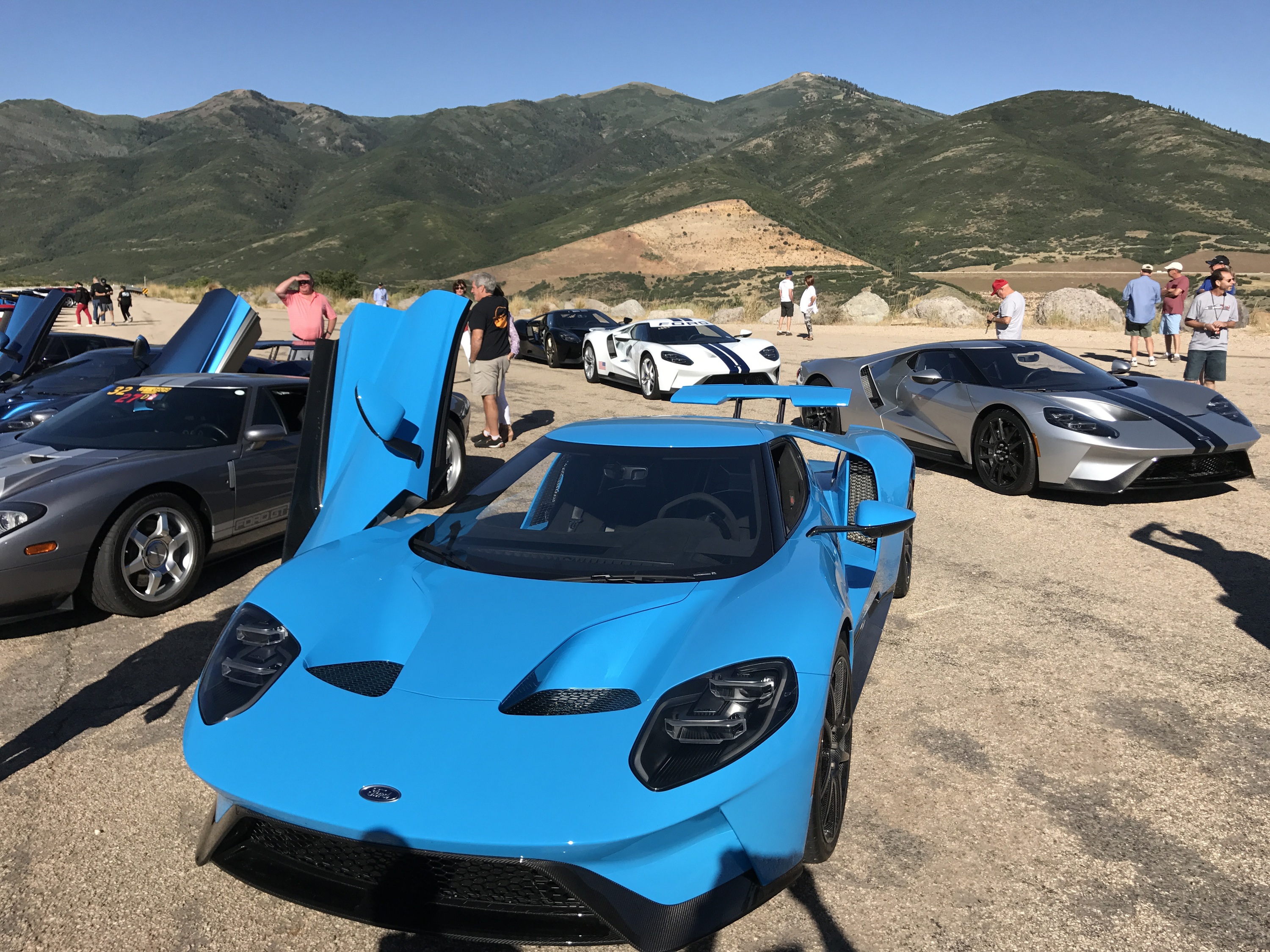 2017-Ford-GT-Riviera-Blue