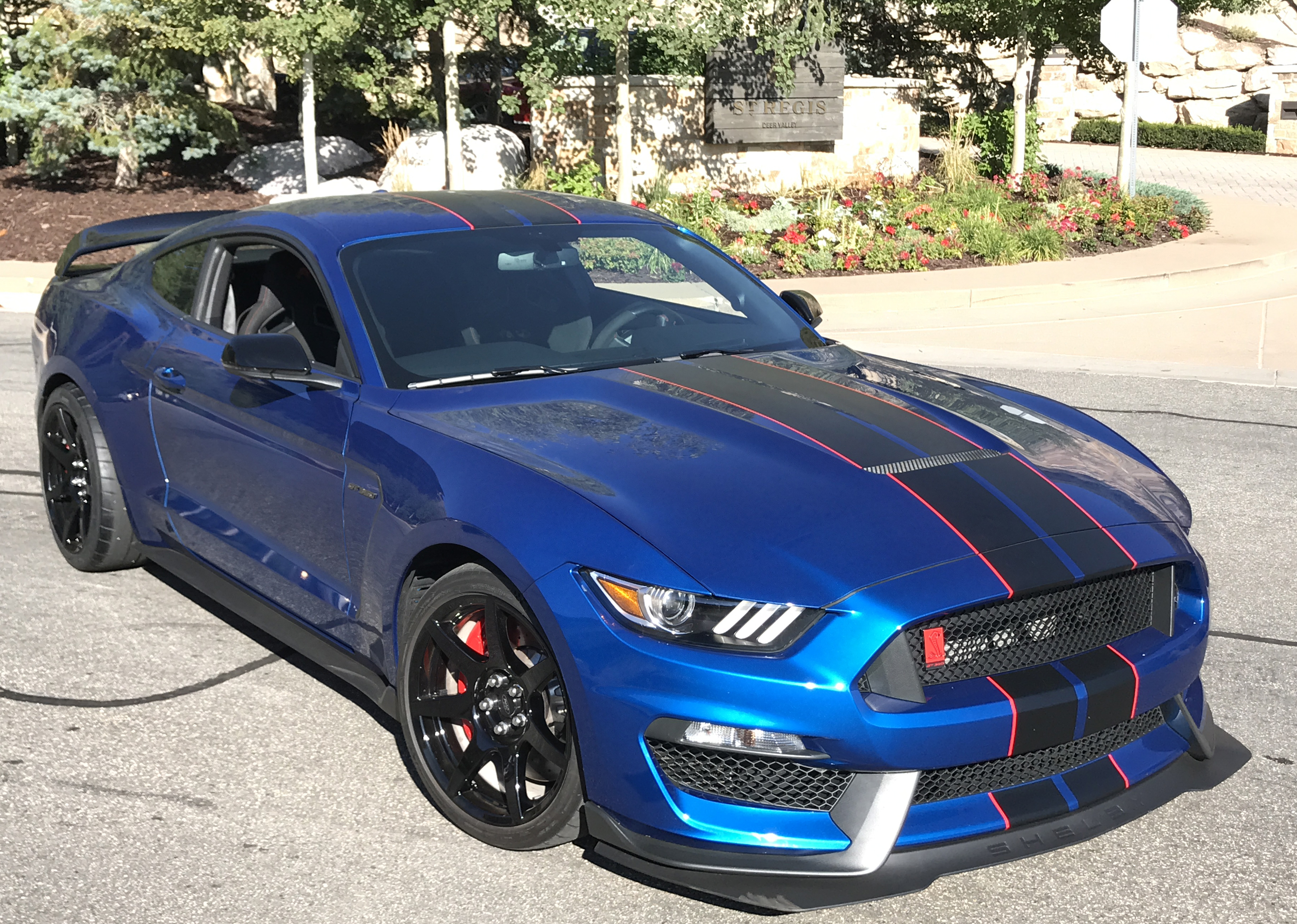 2017 Ford GT Mustang Shelby GT350R St. Regis