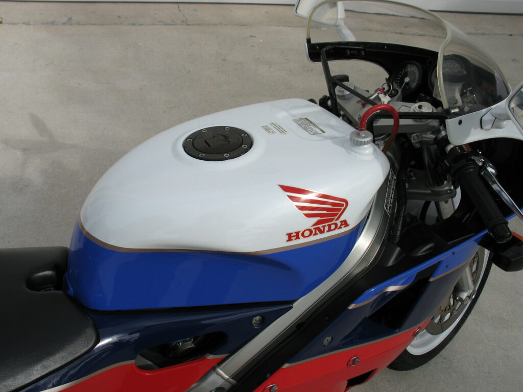 Honda RC30 Tank