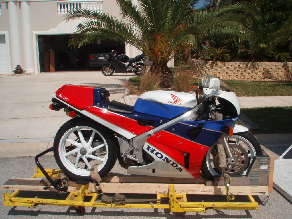 1990 Honda RC30 Shipping
